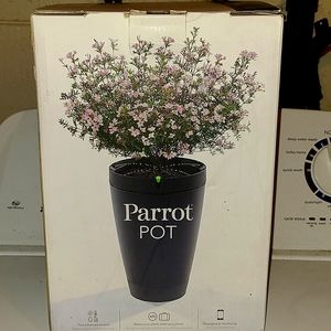 Parrot Pot